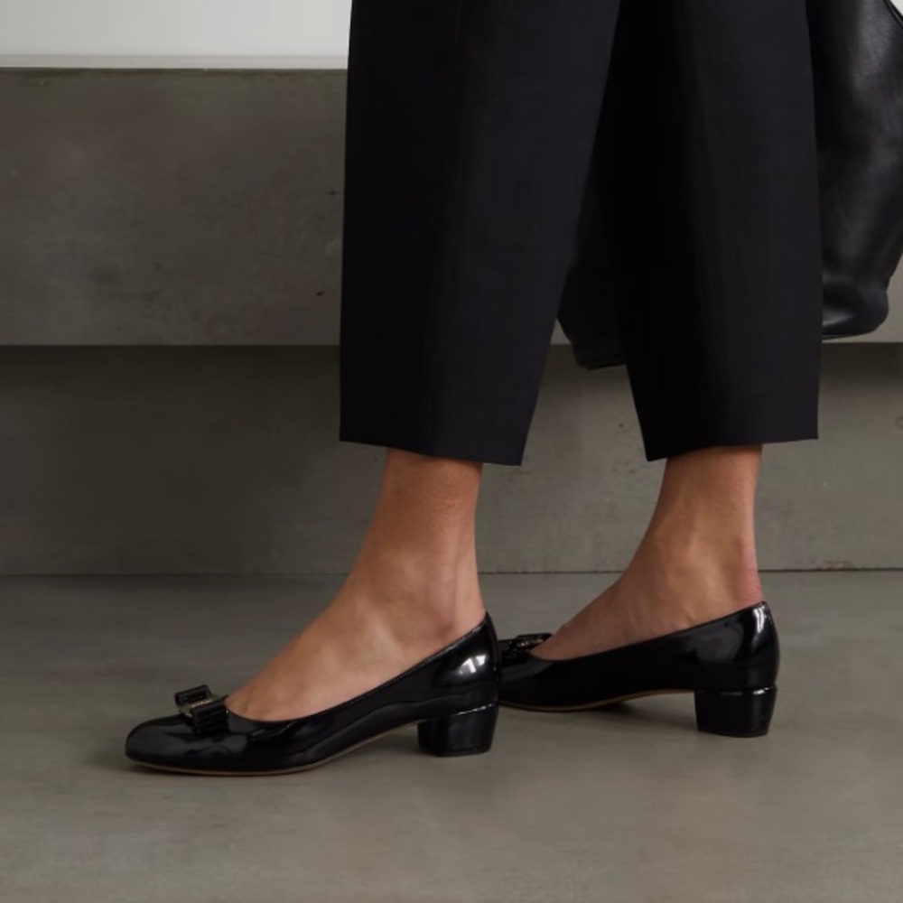 Salvatore Ferragamo Vara Bow Pump - Black